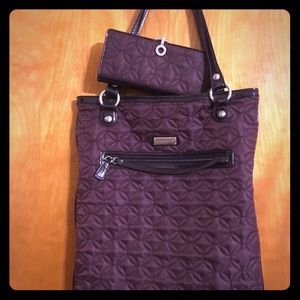 Like New Vera Bradley Bag with Wallet 13”H x 10”L